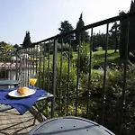 Lejlighedshotel Corte Camaldoli Garda (Verona)