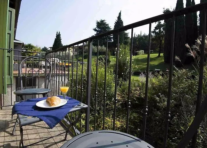 Corte Camaldoli 4* Garda (Verona)